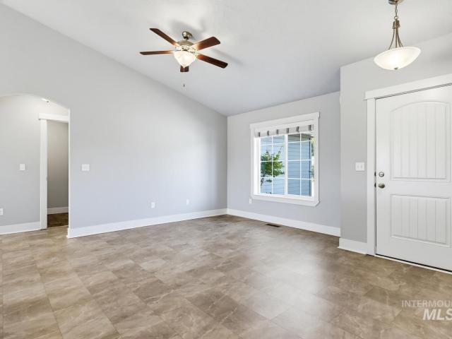 1121 Dittman Dr