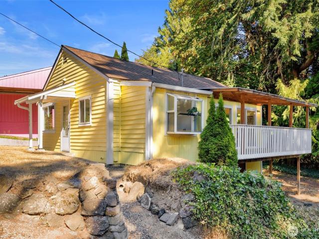 1121 Lower Marine Drive
