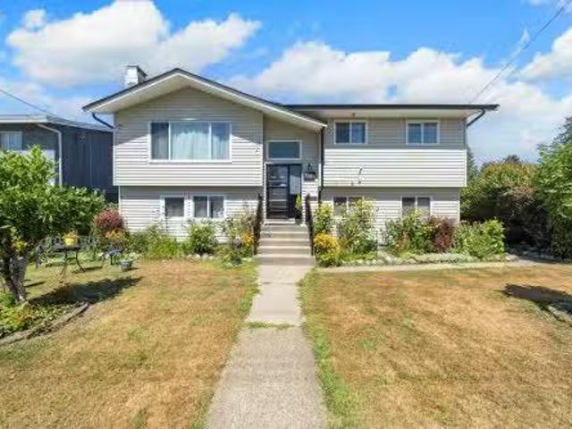 1121 Prairie Avenue, Port Coquitlam, BC, V3B 1S7 house for s.