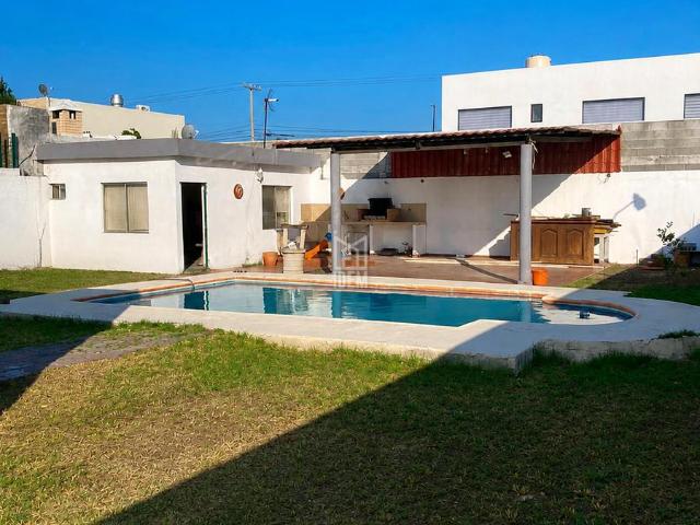 1121 QUINTA EN VENTA ? PORTAL DEL NORTE
