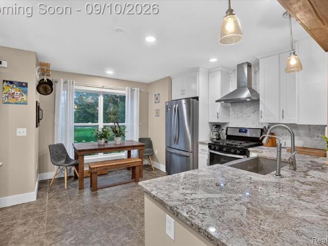1121 Ripley Road