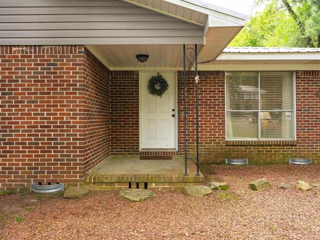 1121 Robert E Lee Street