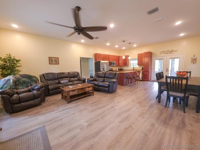 1121 S Sizemore Highway
