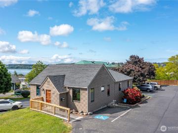 1121 SE Dock Street, Oak Harbor, US, WA