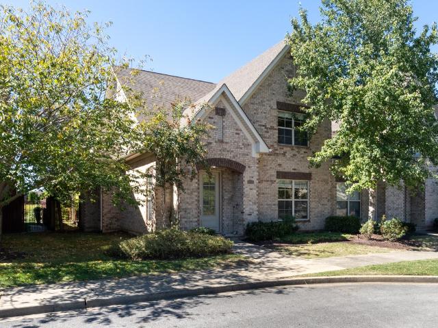1122 Cavesson Cir