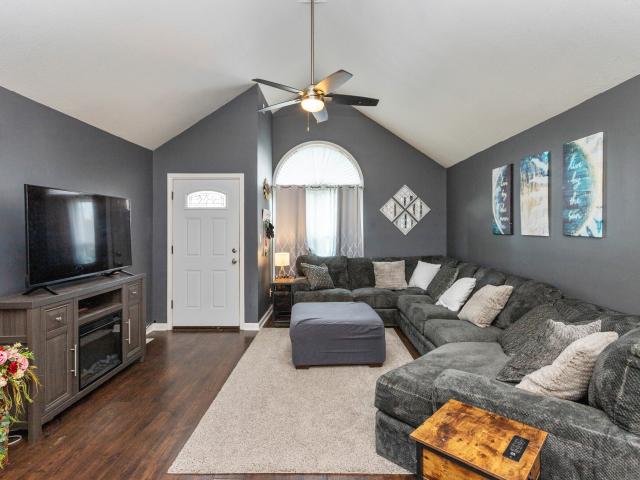 1122 Cottage Circle