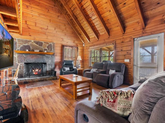 1122 Eagle Pointe Way