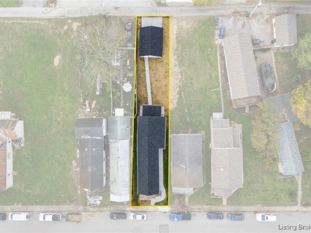 1122 W Second Street