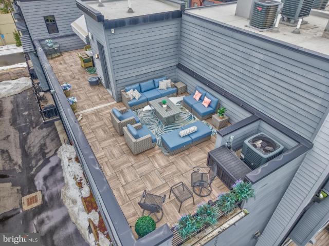 11236 Faraday Park Dr, Reston, VA 20190 | MLS #VAFX2291