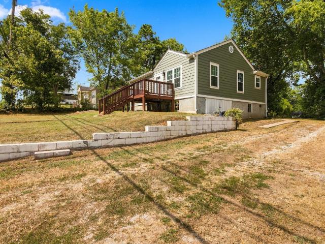 1123 Mapleash Ave