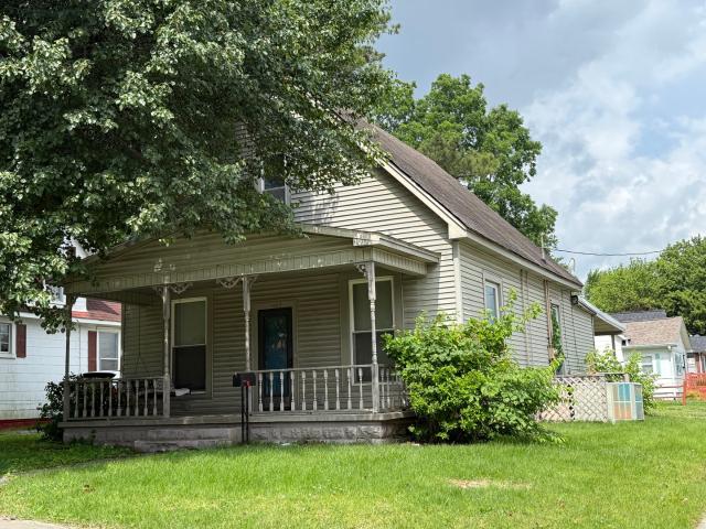 1123 Metropolis Street