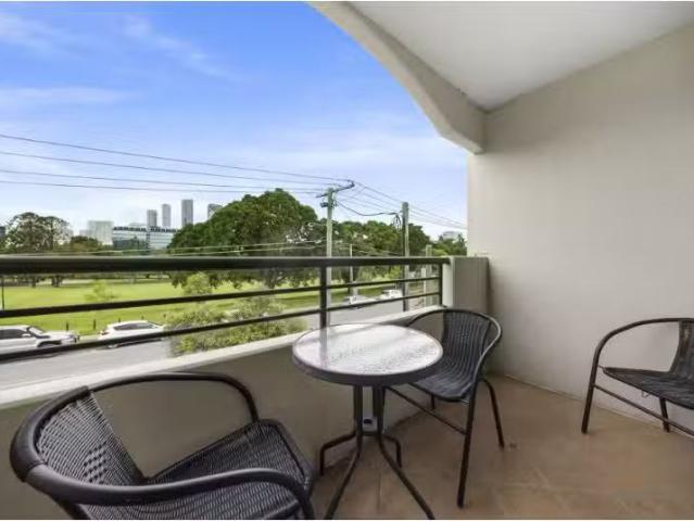 11/23 Edmondstone Street, SOUTH BRISBANE Apartment for rent L.