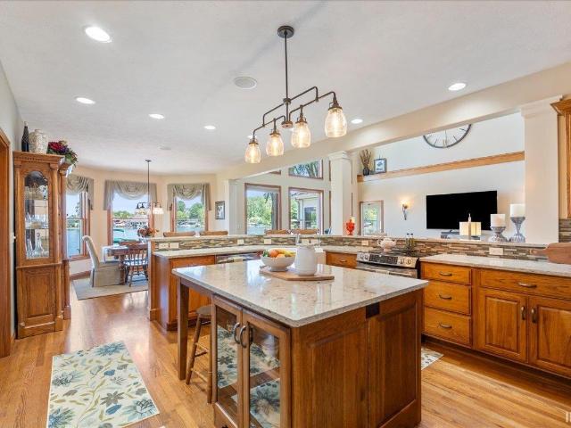 1123 Lakeshore Drive