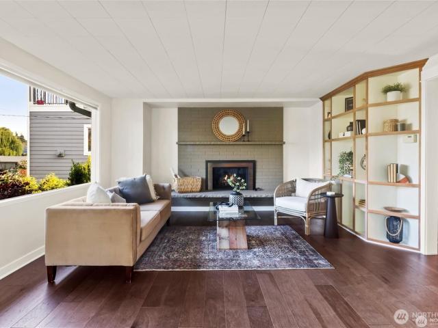 1123 th Avenue S