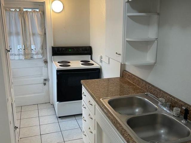 1123 W 23rd St 2 Bedroom Apartment for Rent at 1123 W 23rd St, Cedar Falls, IA 50613