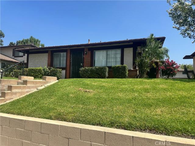1123 W Sierra Madre Avenue 1
