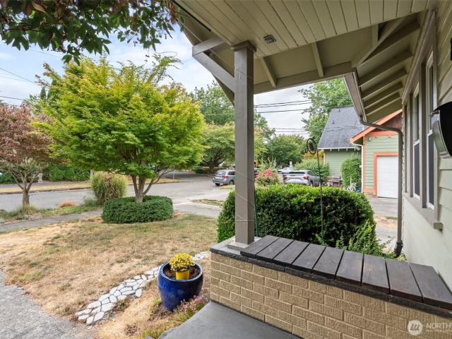 112 19th Avenue SE