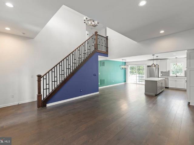 112 Colonial Drive