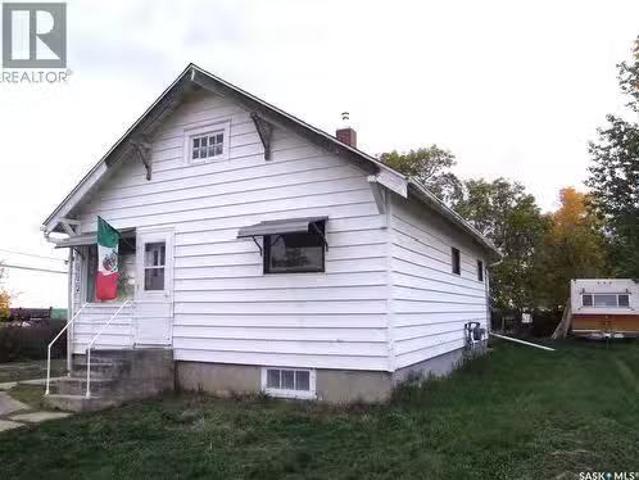 112 Cardinal Street, Prelate, SK, S0N 1H0 house for sale Li.