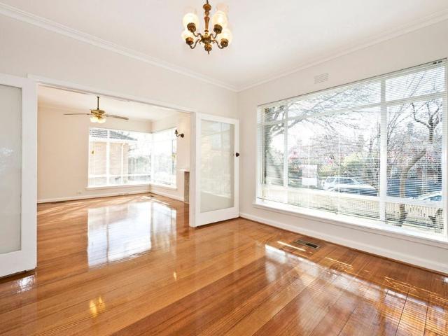 1/12 Chanak Street MALVERN EAST