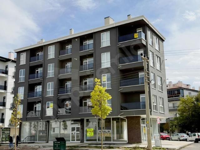 112 ACİL YANIN'DA KÖŞE BAŞI ÇİFT CEPHE GENİŞ BALKONLU 1+1