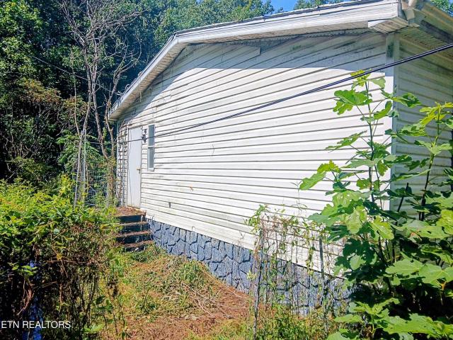 112 Adams Lane