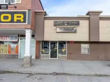 112 Athabasca Avenue, Hinton, AB, T7V 2A5 commercial for sal.