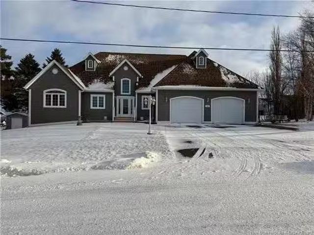112 Bourgoin, Grand Falls, NB, E3Y 1K1 Luxury House for sale.