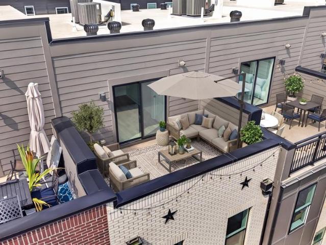 112 Glass Lane