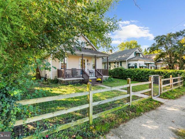 112 Glenwood Avenue W