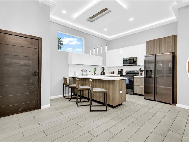 112 E Dolphin St, South Padre Island, TX 78597 | MLS #452064