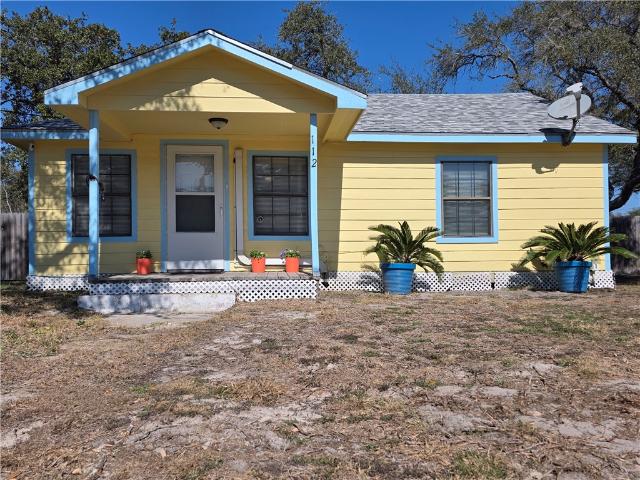 112 E Linden St, Rockport, TX 78382 | MLS #477321