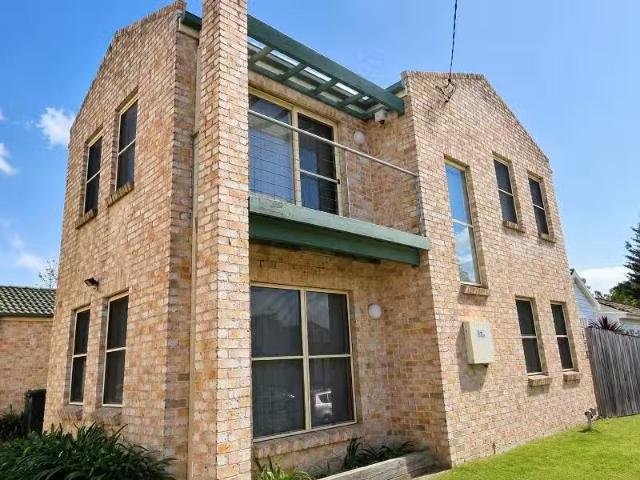 1/12 England Street, WEST WOLLONGONG Townhouse for rent Liste.