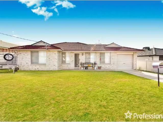112 Flinders Street, WESTDALE House for rent Listed by Jess G.