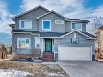 Strathmore, Alberta - Swimming pool, Deck