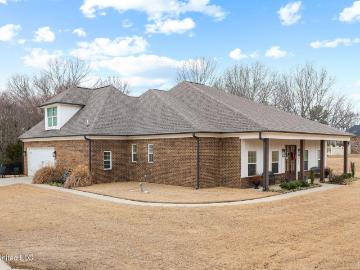 112 Oak Manor Drive