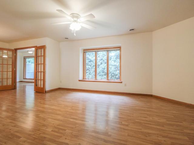 112 Oxford Lane