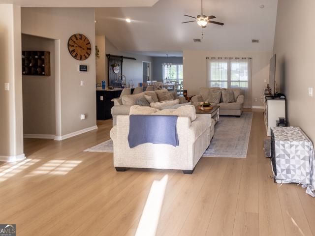 112 Larsen Court