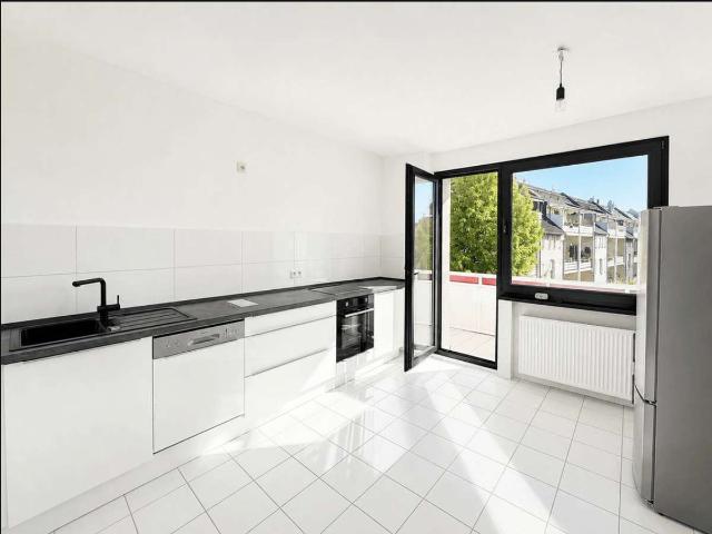 112 m² in Flingern: Erstbezug, 5,5 Zimmer, Aufzug, 2 Balkone & EBK