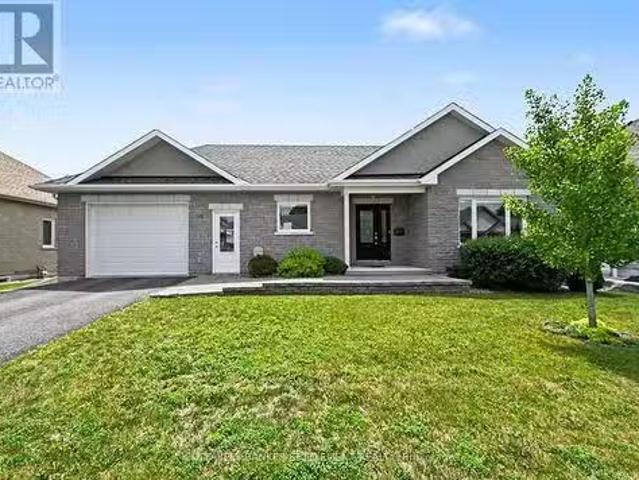 112 Mac Campbell Drive, Perth, ON, K7H 0A3 house for sale L.