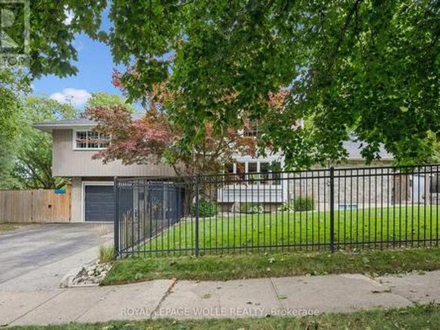 112 Margaret Avenue N, Waterloo, ON, N2J 3P9 house for sale | Listing ID X13813 | Royal LePage
