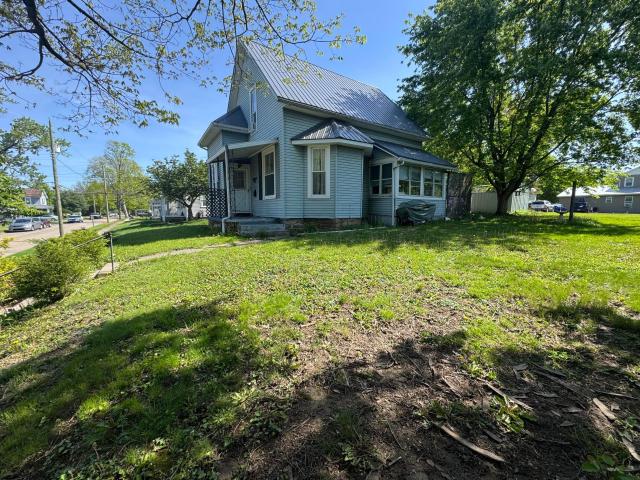 112 N Walnut Street