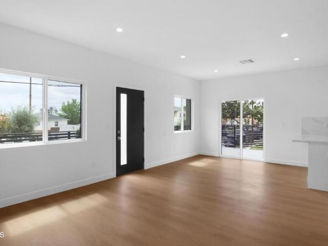 112 N Kenneth Road #201, Burbank, US, CA