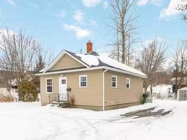 112 North Street, Bridgewater, NS, B4V 2V6 commercial for sa.