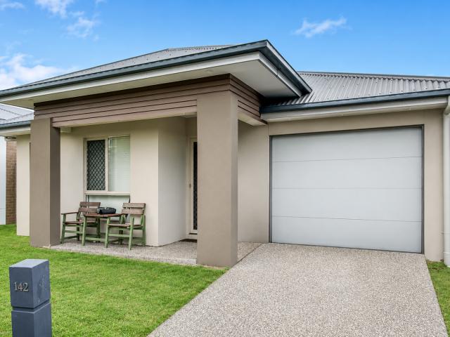112 Napier Citcuit, Silkstone, QLD 4304 House for Rent Ray White Forest Lake QLD