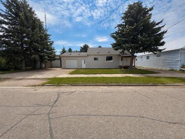 112 South Railway Avenue E, Deloraine, MB, R0M 0M0 house for sale | Listing ID 202619 | Royal LePage