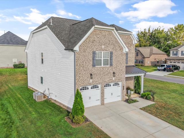 112 Silver Maple St