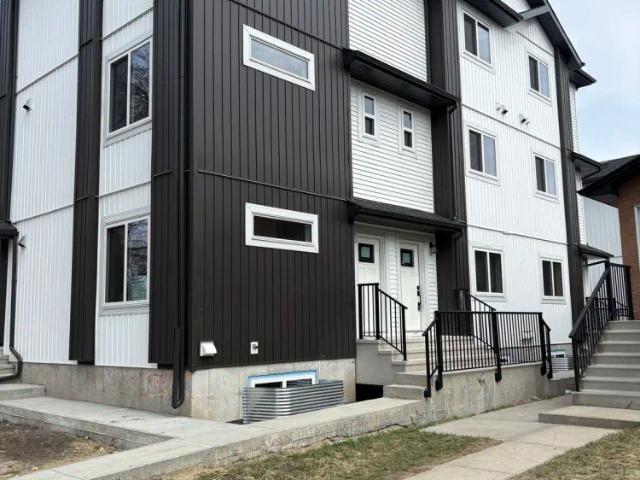 112 Street Townhomes — Townhome 1 bed