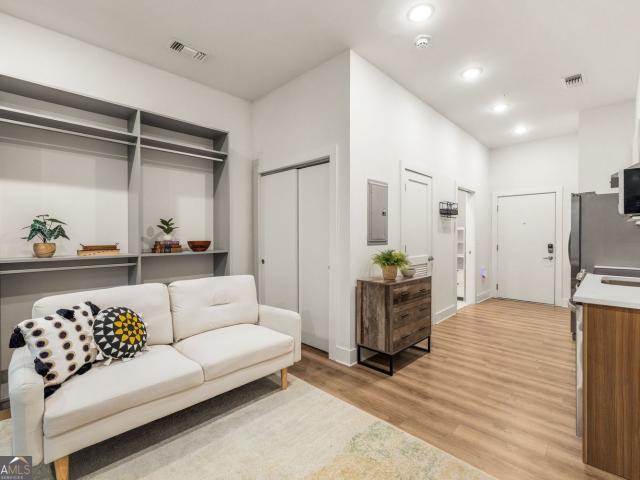 112 Rogers Street NE 202
