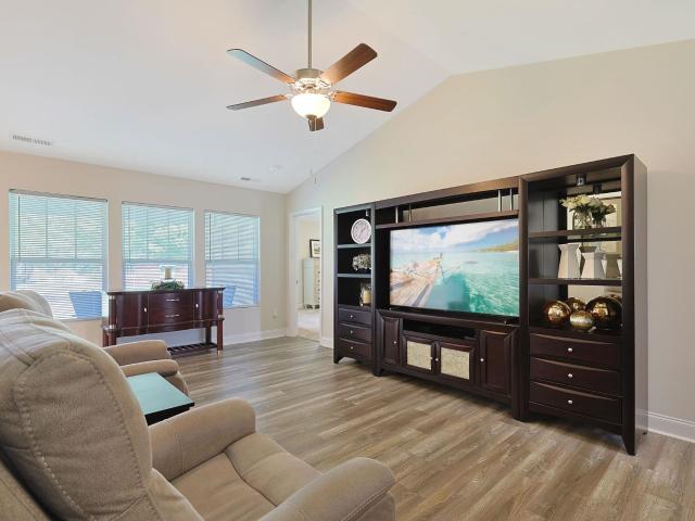 112 Ringding Dr